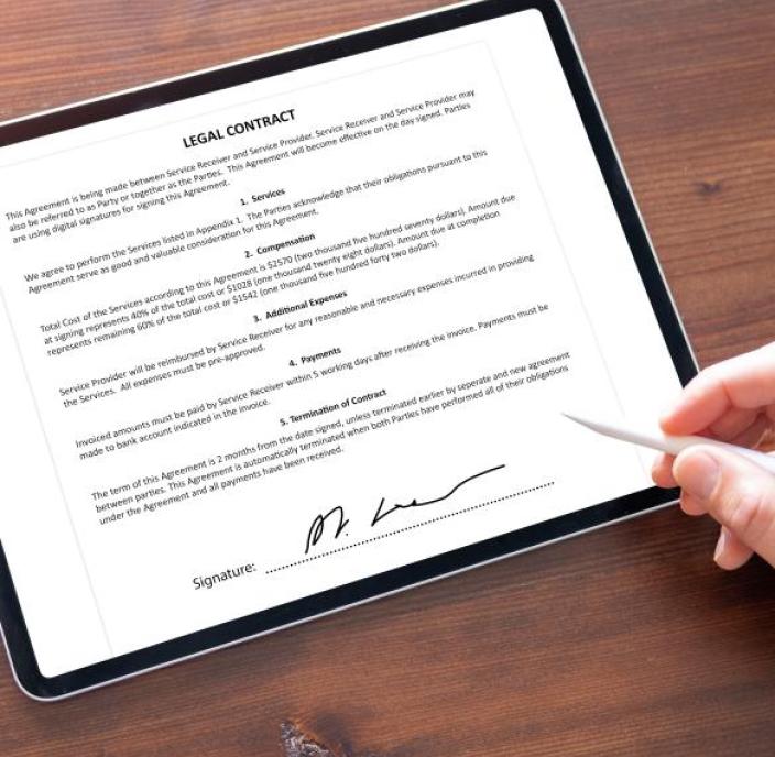 Acceso al portal y firma del contrato